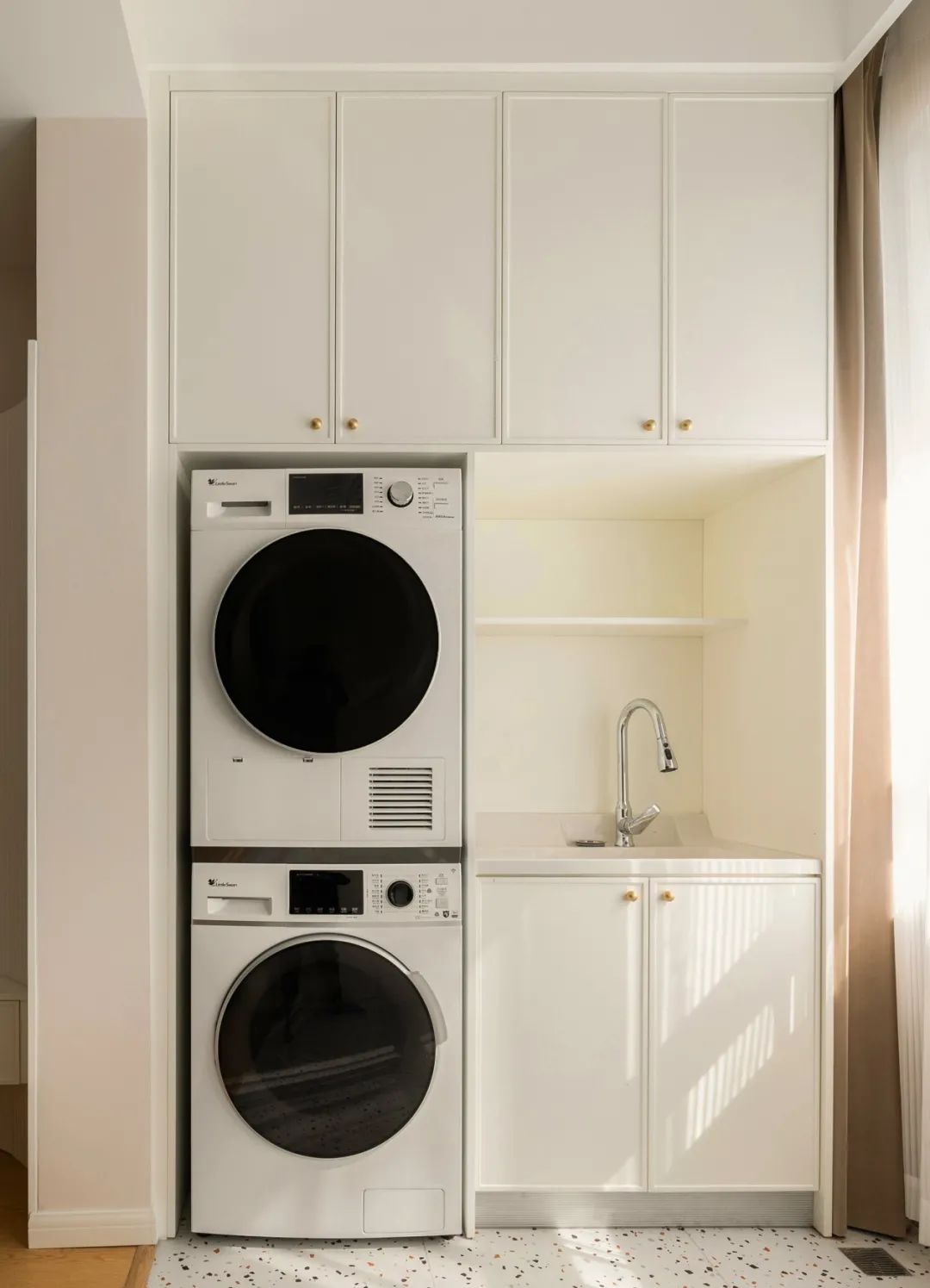 128m²养眼小两房：轻法式+原木风的混搭精髓，在她家感受到了