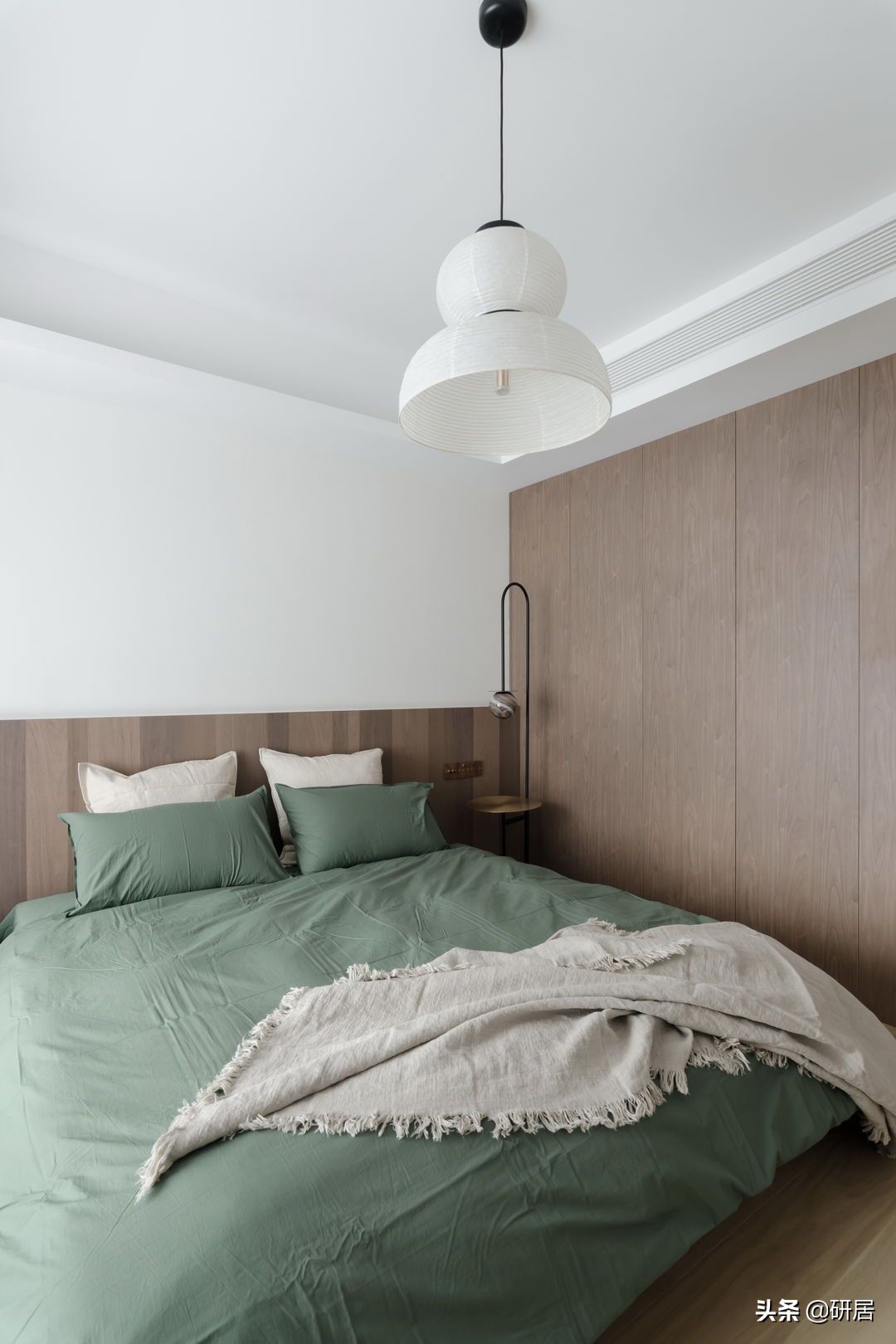 70后大叔的新家，不要门框和踢脚线，全屋化繁为简，氛围清净自然