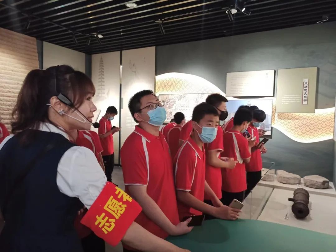 衡水兆華學?！袄硐胫s”研學夏令營活動--走進衡水博物館