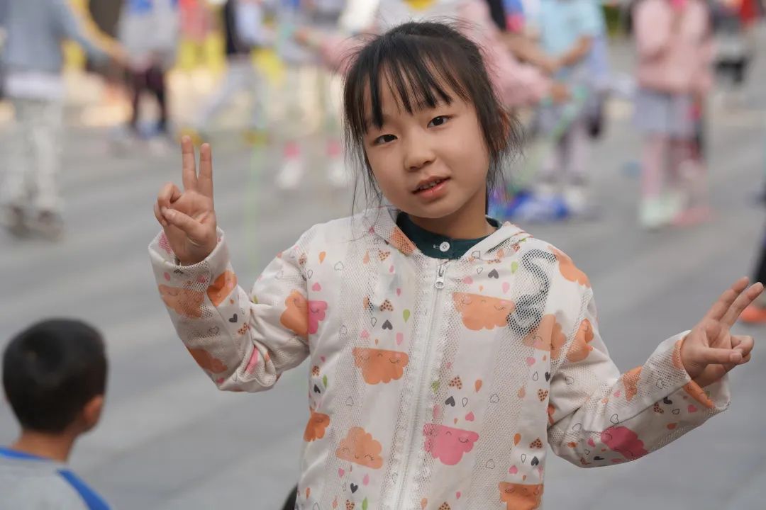 夏花灿烂 定格微笑｜成都高新区中和小学用微笑迎接每一天
