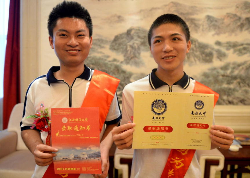 2014年，江西两位夺刀少年为救全车人错过高考，如今怎样了