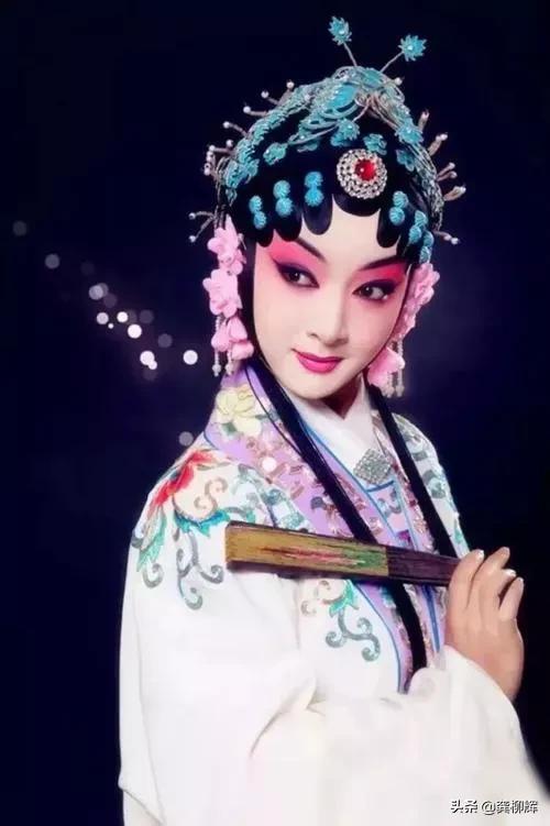中国十大国粹｜书画武术、中药围棋、京剧汉服、茶饮瓷器剪纸刺绣