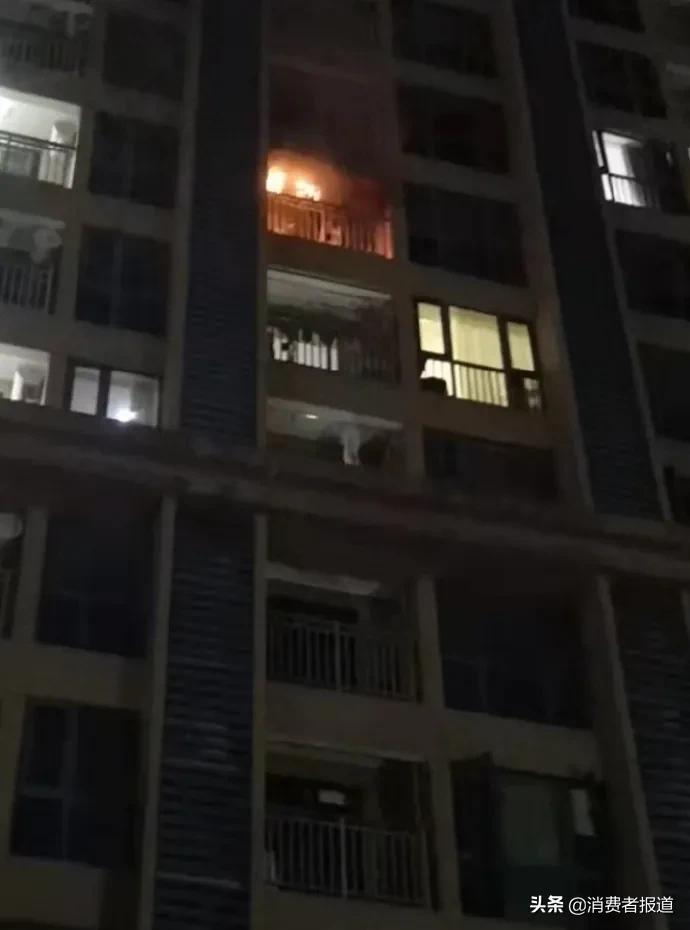 美的洗衣機使用僅半年就發(fā)生自燃,消費者陽臺被燒得面目全非