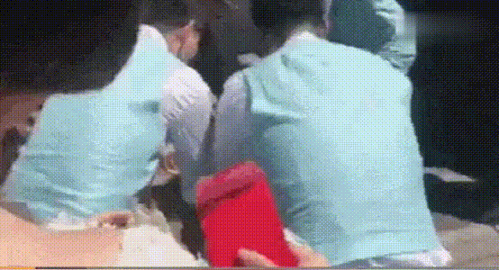 《幸福到万家》看剧时只有愤怒，但看完这些女孩们的评论，我哭了