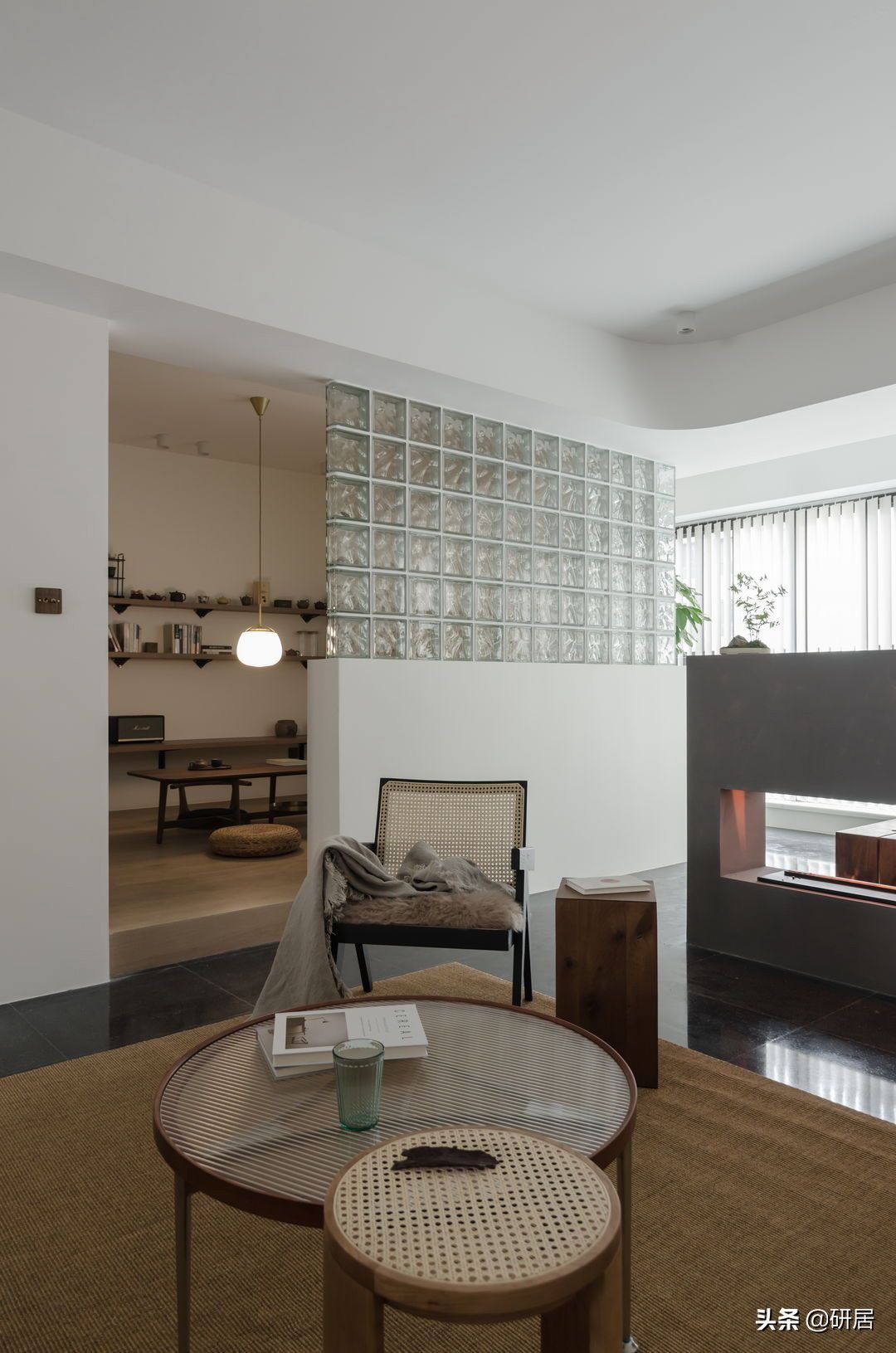 70后大叔的新家，不要门框和踢脚线，全屋化繁为简，氛围清净自然