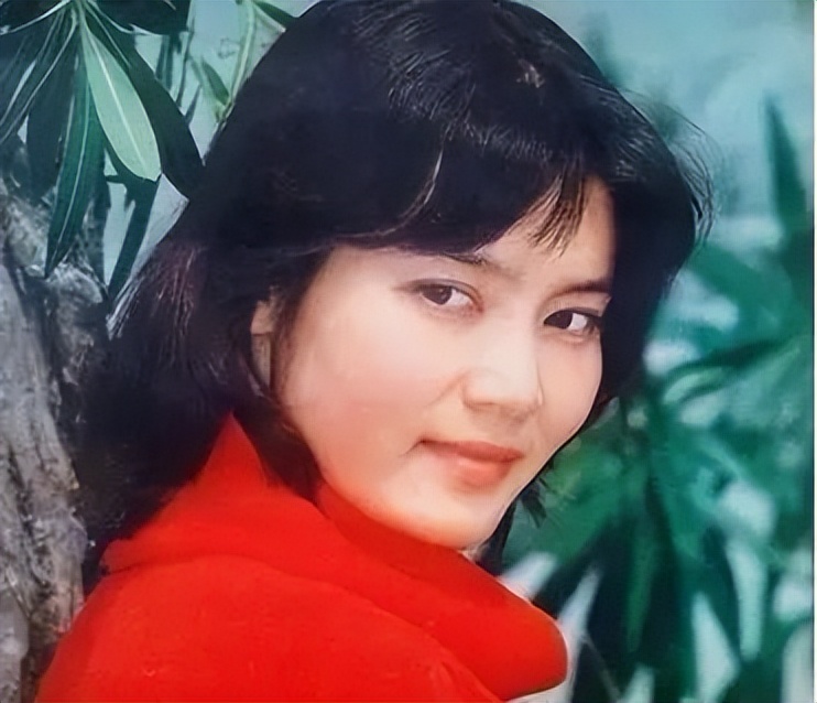 潘虹：离婚36年依旧单身，一生无儿无女，60岁以后有了烦心事