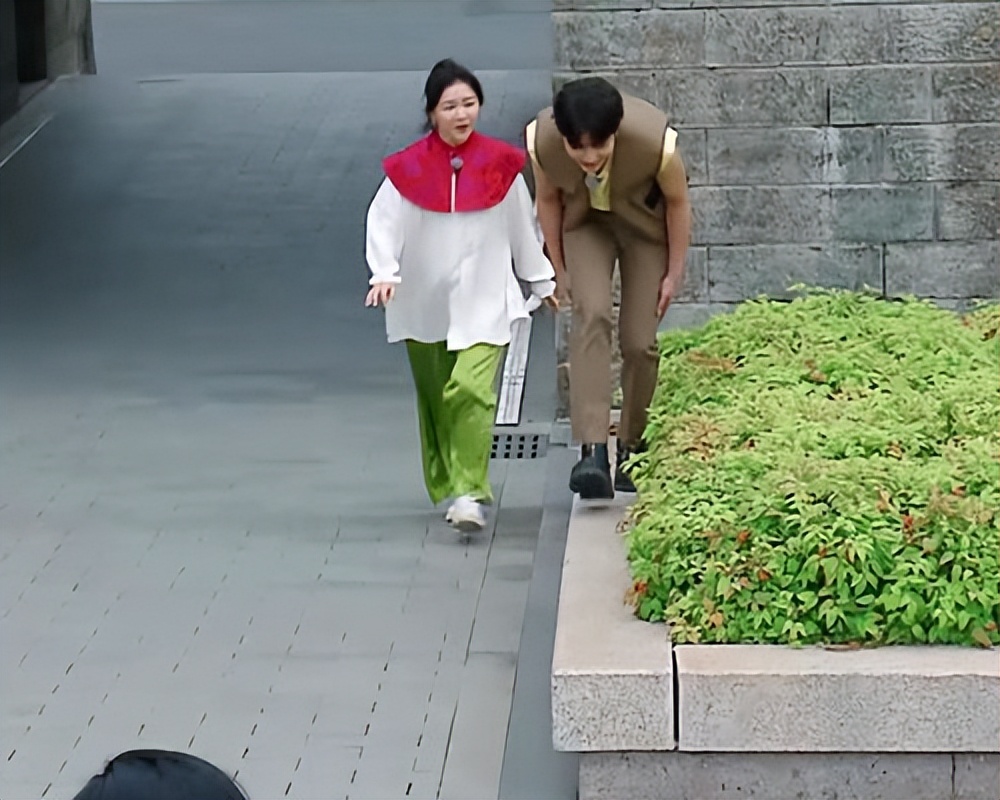 奔跑吧：金婧狂撩蔡徐坤，倪虹洁少女感十足，baby值得称赞