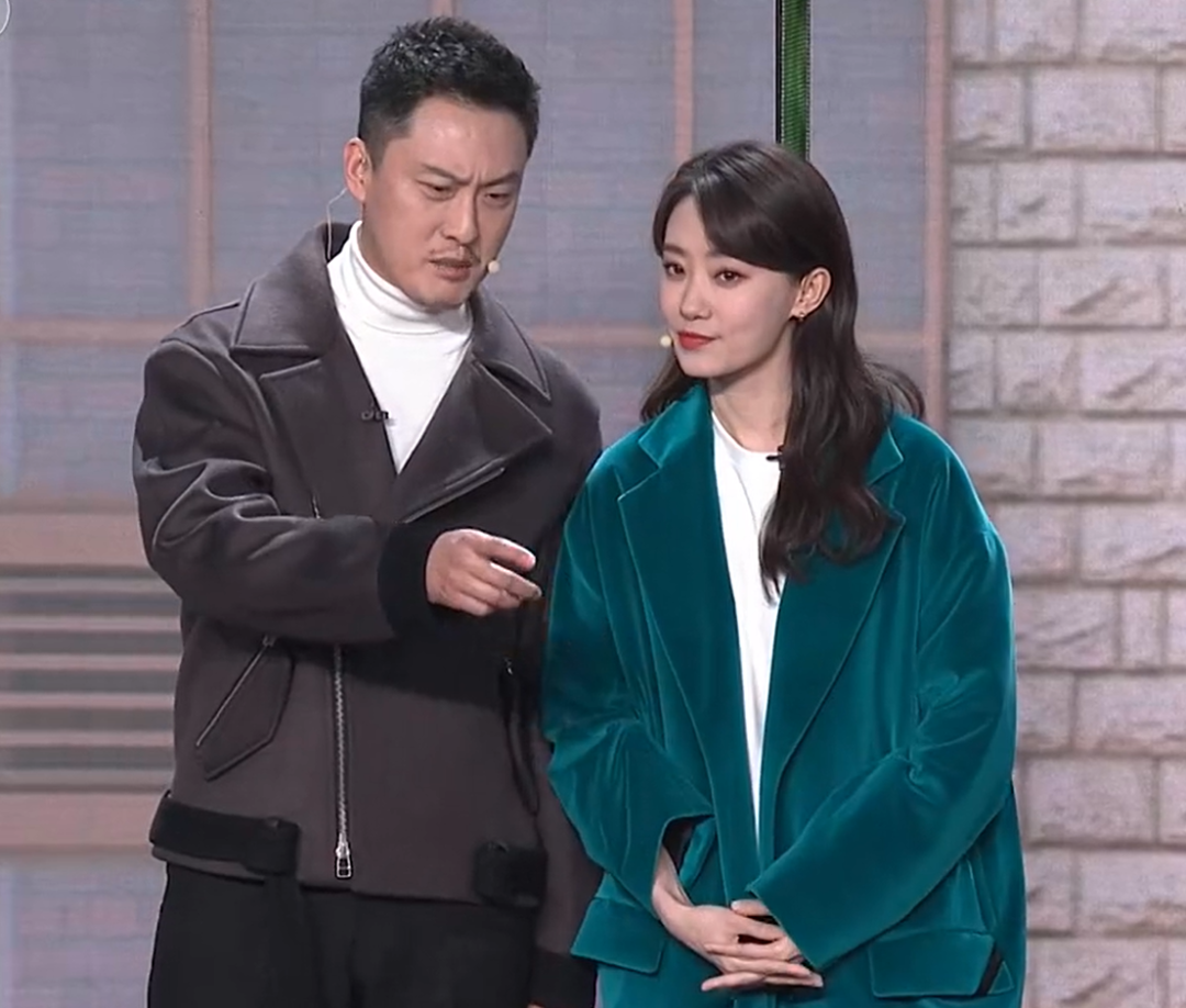 张小斐背薄,青绿腰出圈,颖儿小腿修长