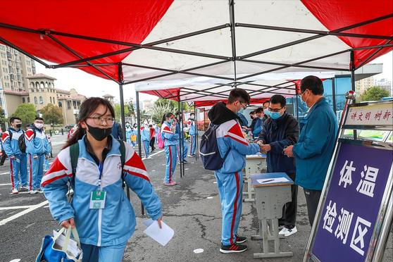 福建当地最新公布，大中小学返校时间重新部署，家长忧愁不已