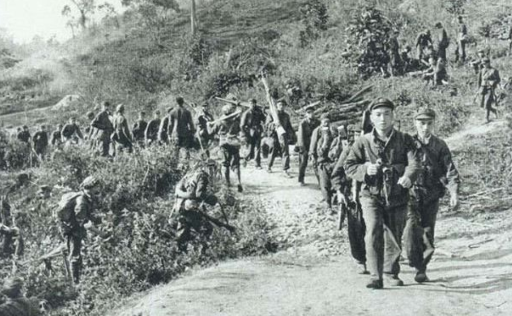 战友牺牲后，他信守诺言去战友家尽孝，9年后娶战友妹妹为妻子