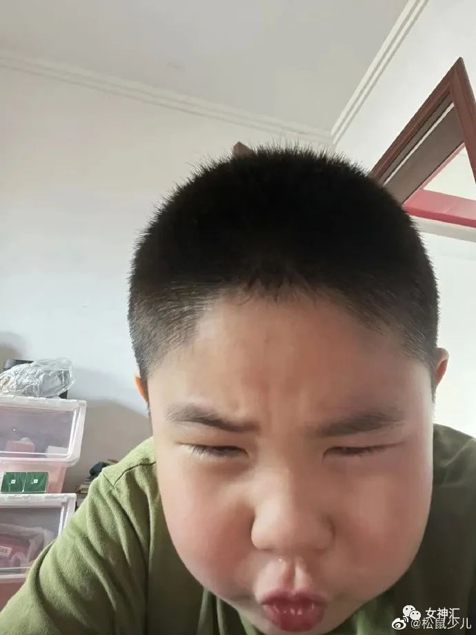 大S具俊晔婚礼现场照意外流出，沙雕网友评论笑不活了