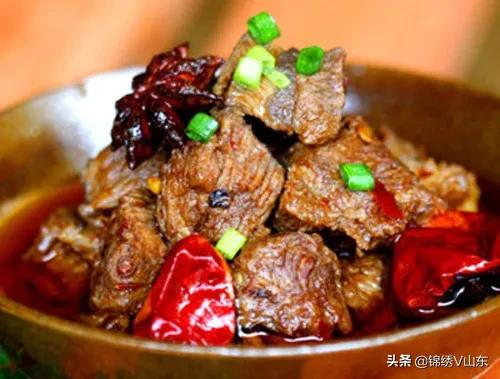 元旦家宴，团圆共庆，亲情温暖，幸福满堂。
