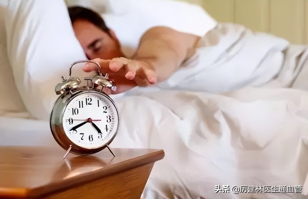 晚上不到10点就困了，凌晨3、4点就醒来，是衰老的征兆吗？