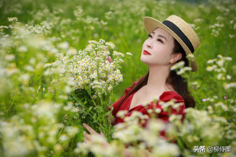 拍照很像路人甲？3個攝影技巧拍出氣質(zhì)大片，中年女性可借鑒