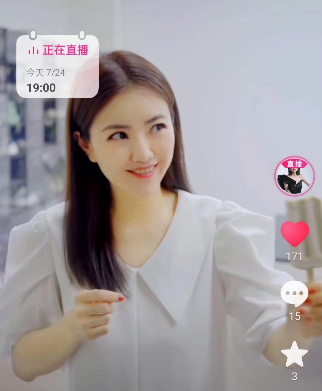 前央视主持经纬老公首曝光！一口东北话声音年轻，打情骂俏好恩爱