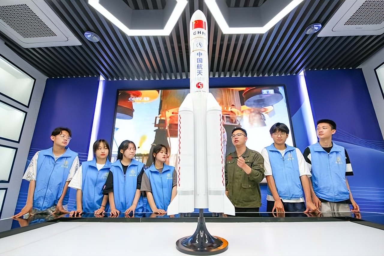 少年强则国家强，少年，为了强国报这些高校吧