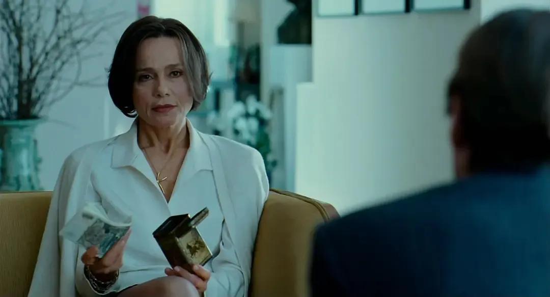 15岁少年和36岁女邻居的秘密恋情，这部R级电影成了经典