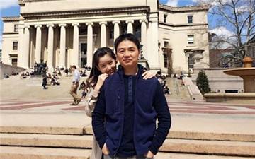 不知妻美刘强东，3段恋爱史4个女学生，每个女人都是人生转折点