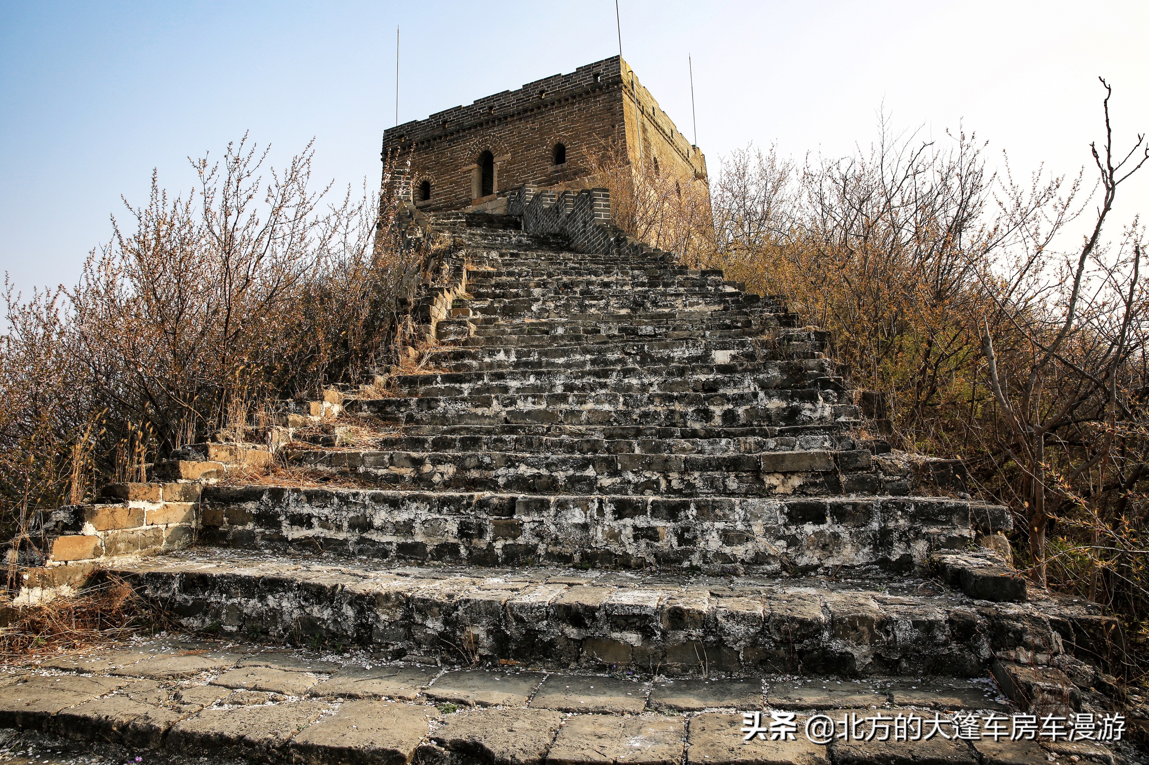 走过北京春天最美的盘山公路去那山桃花盛开的地方——龙泉峪长城