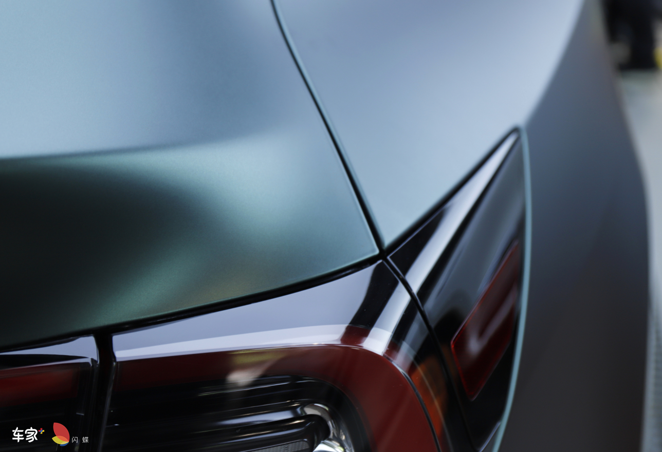 太喜欢这个颜色了，一张都没删，特斯拉ModelY 幽灵金属墨绿