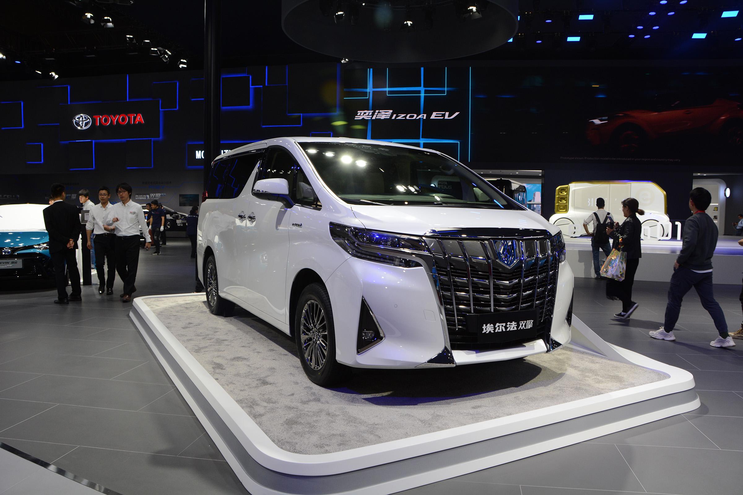 丰田“放大招”！旗下3款豪华车齐换代，继续发展油车能热销？