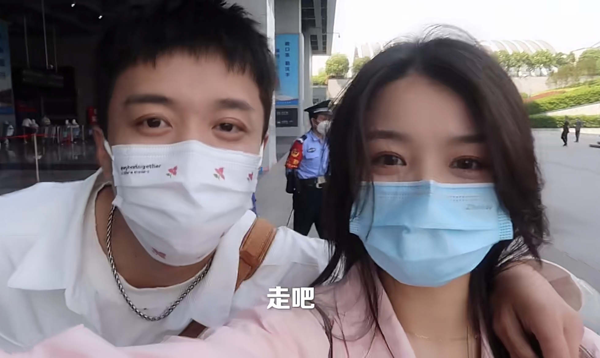 “蒋孝话CP”分隔两地，粉丝喊话想看恋爱日常，陈孝良机智回复