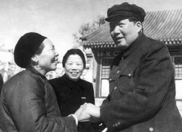 1944年，侯家沟两个村子妇女都不能生娃，毛主席：是不是水有问题