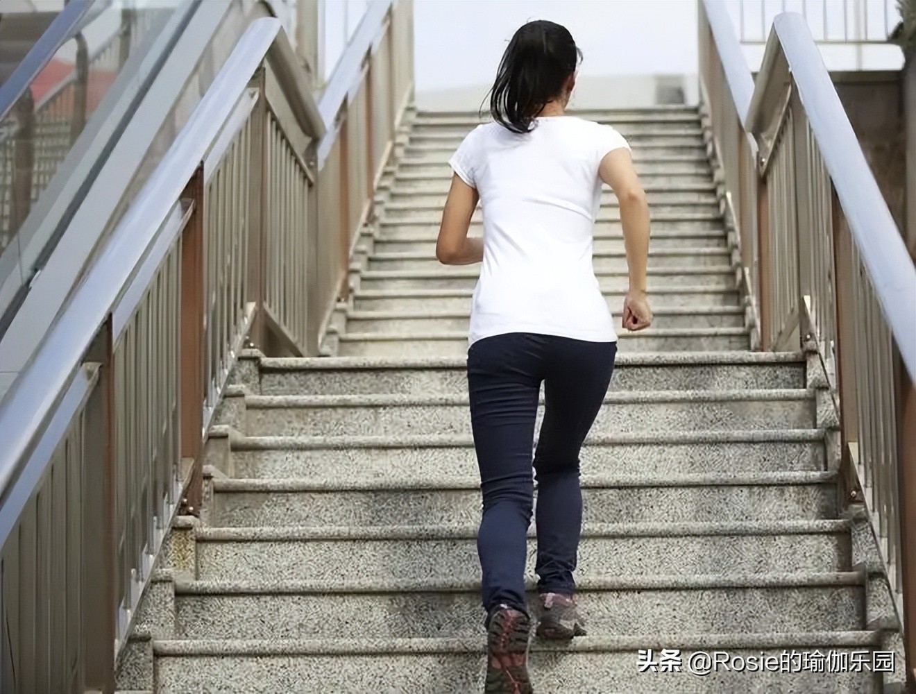 海涛瘦身30斤太励志，没时间运动如何减肥？办公室4步练