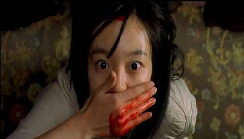 被誉为韩国“第一恐怖片”，开头温馨，结尾诡异，让人后背发凉