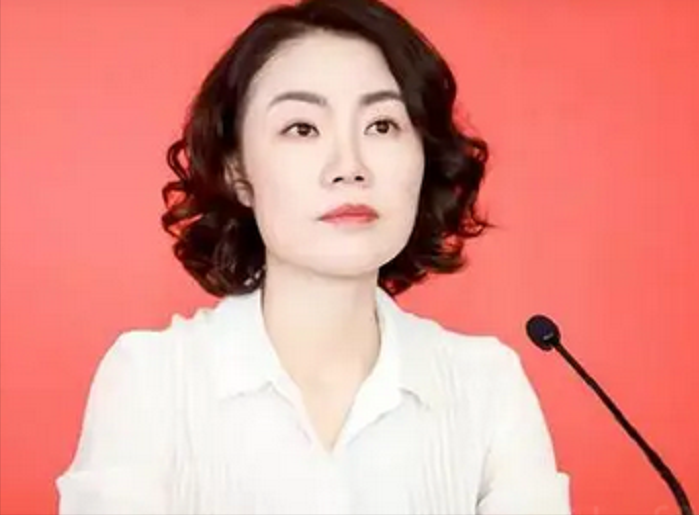 朱旭：2016年进万科，年薪849万，年终奖1000万，如今已成副总裁