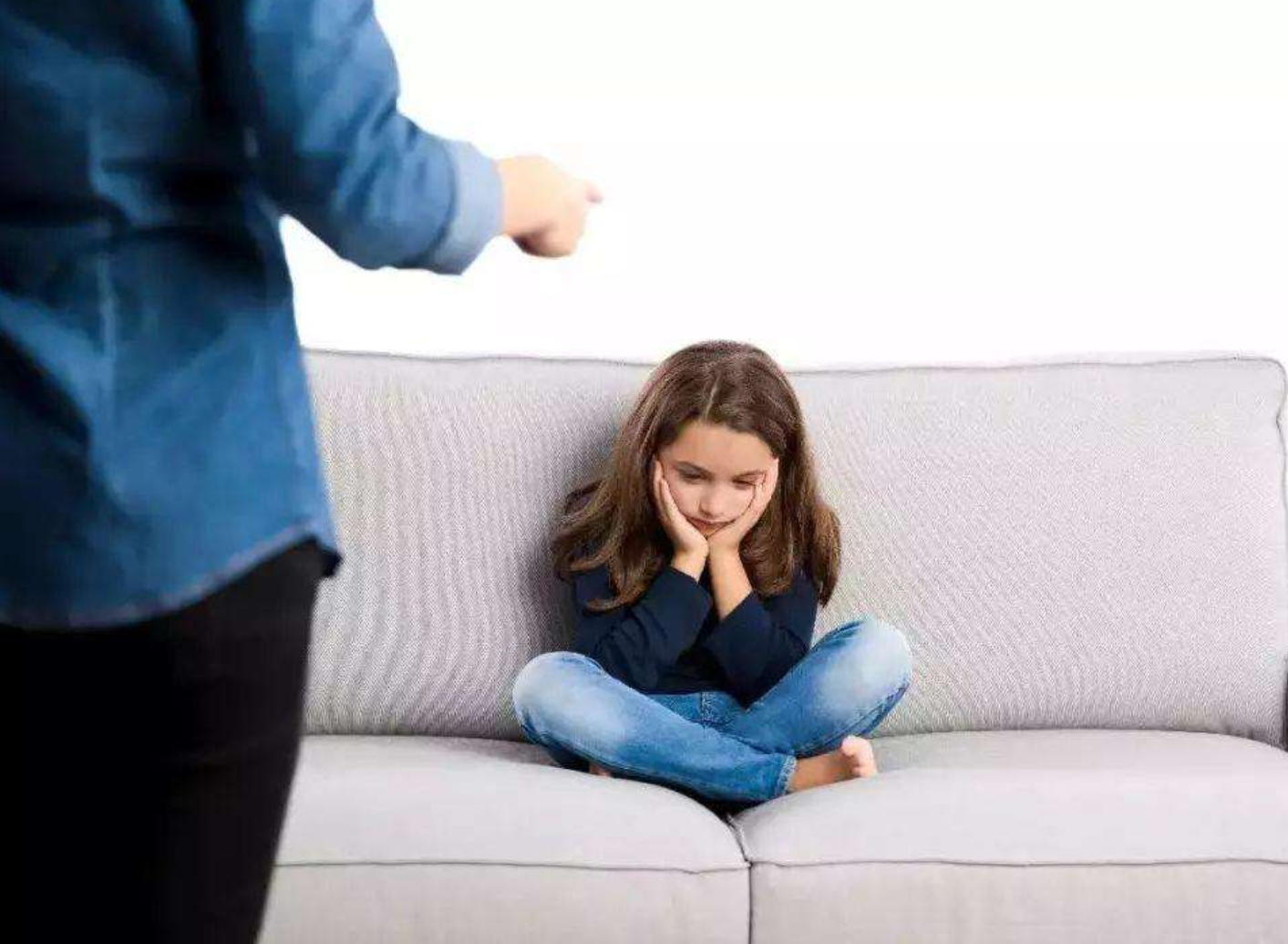 变态内卷？南京一家长逼7岁儿子和5岁女儿学习高数，被强硬禁止