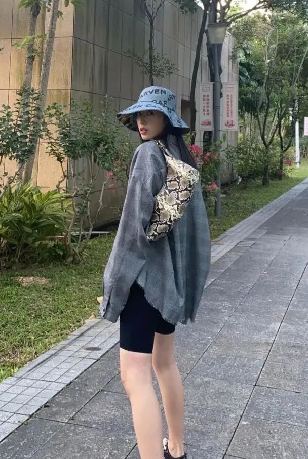 次次艳压00后小花，35岁的杨幂心机在哪儿？