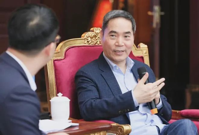 手握全世界1/5的镍，“妖镍”背后的温州首富项光达 | 小巴看一周