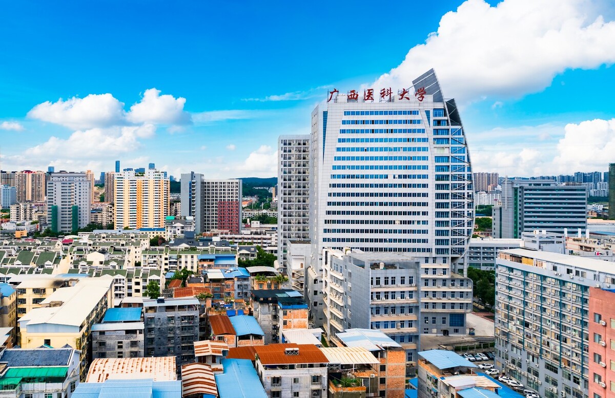 大学挂科影响很大，大一挂科丧失资源的机会，大三挂科影响毕业