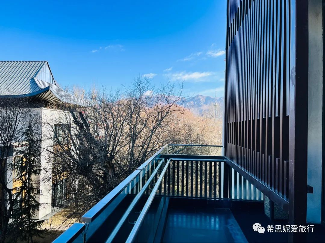 住进世界上最高的一家瑞吉度假村，在离天空最近的地方做一个梦