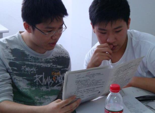 大学生补课（大学生给弟弟有偿补课）