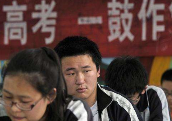 高考将迎来“变动”，英语要被淘汰？考生要知道还有一个坏消息