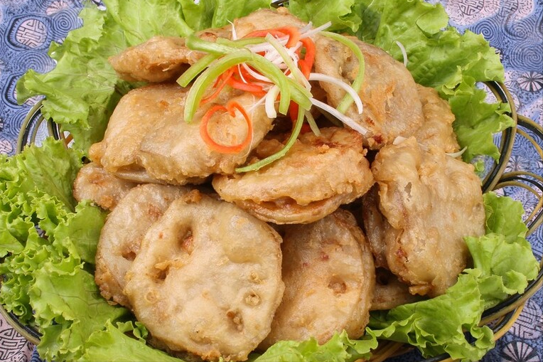 炸藕盒,面糊不要用水调,记住2个诀窍,藕盒金黄酥脆,香味四溢