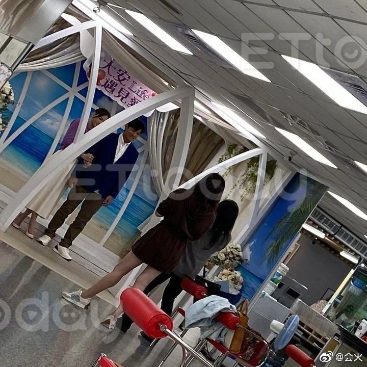 陳喬恩艾倫登記結婚，被爆奉子成婚，去年12月份已經產子