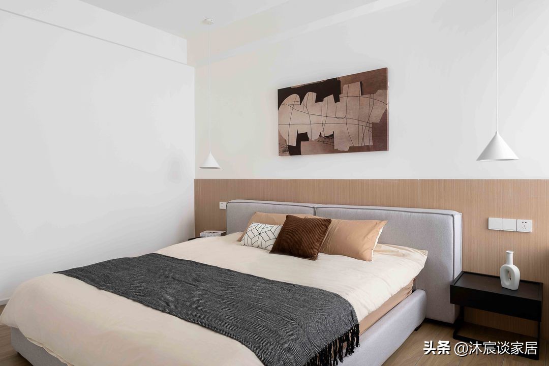 重庆夫妻的新家，因太会装修而走红，凭白墙与原木就让家温馨治愈
