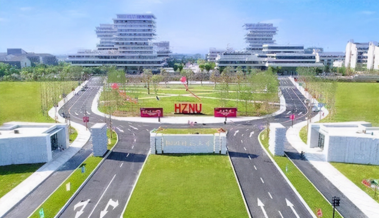 “马云雕像”走红，只因出现在杭师大的废物堆中，拍摄者给出解释