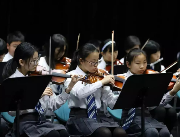 辅导班老师失业后，去富人区做“高端家教”，工资虽高却想辞职