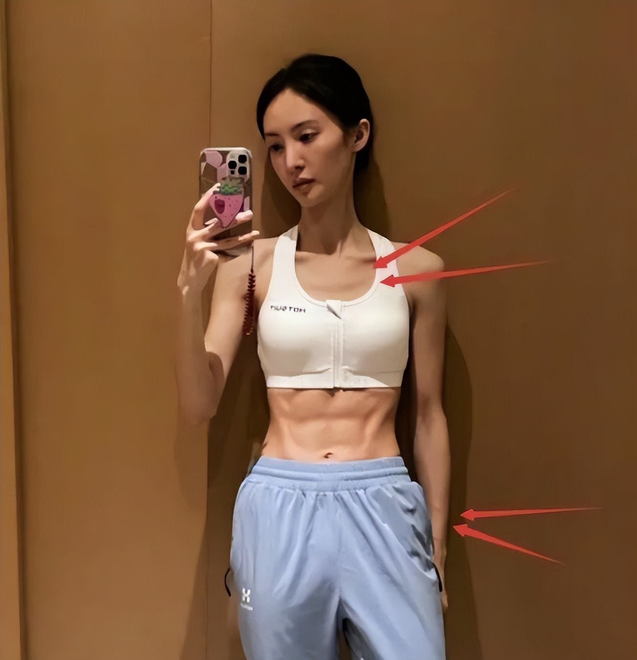 越瘦越丑的10位女星，个个皮松肉垮，脸无二两肉