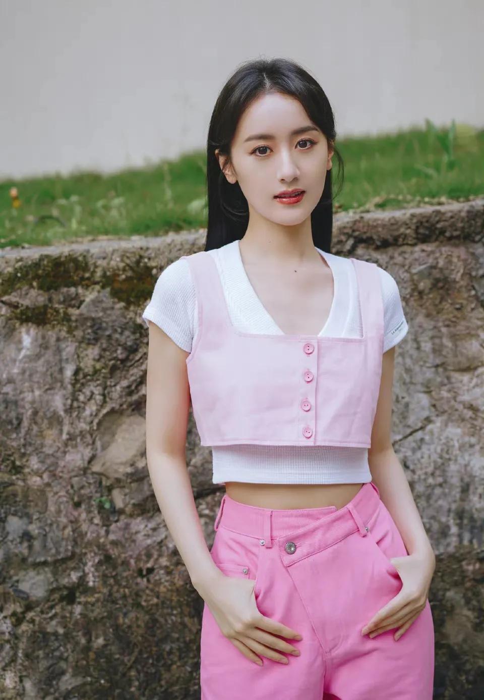 肖战 热巴 千玺 杨幂 龚俊 赵丽颖 杨紫 王一博 任嘉伦 鹿晗 成毅 檀健次 陈晓