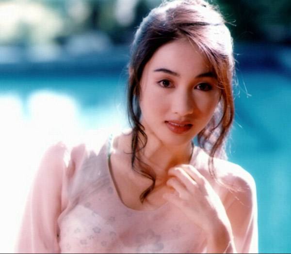 19位惊艳了时光的“80年代港风美女”，个个美到窒息，一见误终身