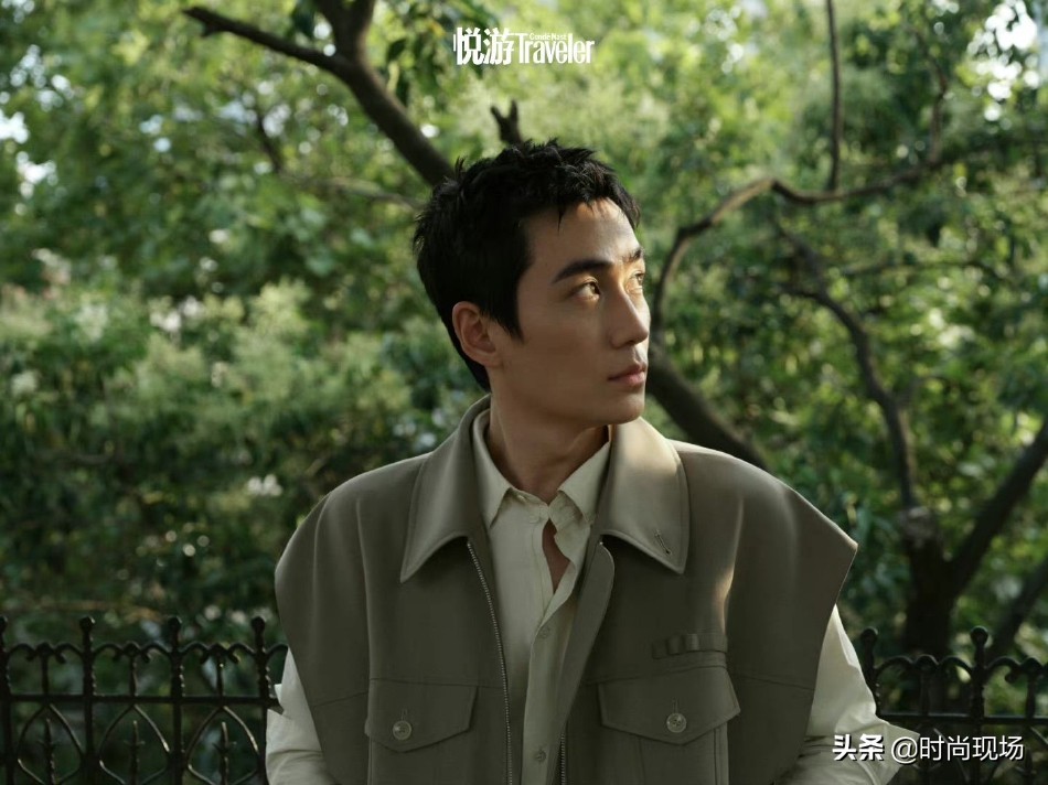 朱一龙盛夏清爽大片曝光，气质干净少年感十足