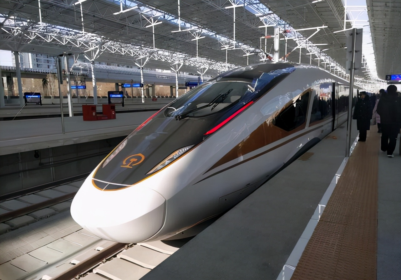 动车上的排泄物去哪了？难道和火车一样，都被排放到轨道上么？