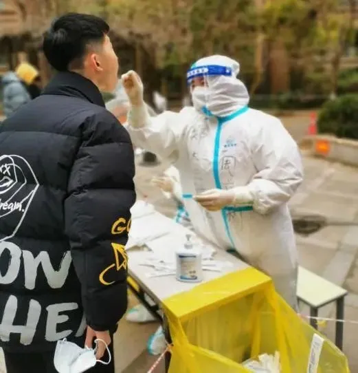 郑大三附院小儿神经三科：爱是“铠甲”，给你温暖的守护