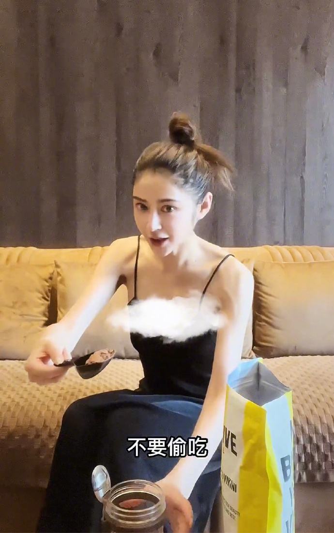 女明星现实中瘦得像鬼(7位女星的暴瘦"名场面",瘦到上镜都不好看,白白