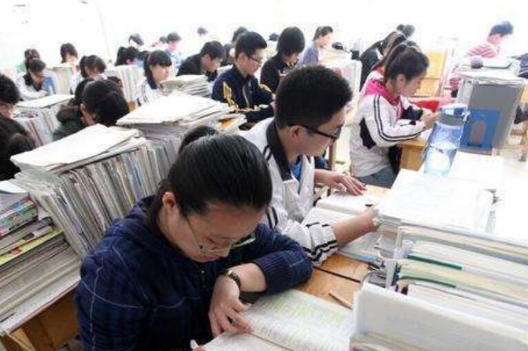 高考生满分作文《酒》，全文只字未提一个酒，却让读的人醉了心脾